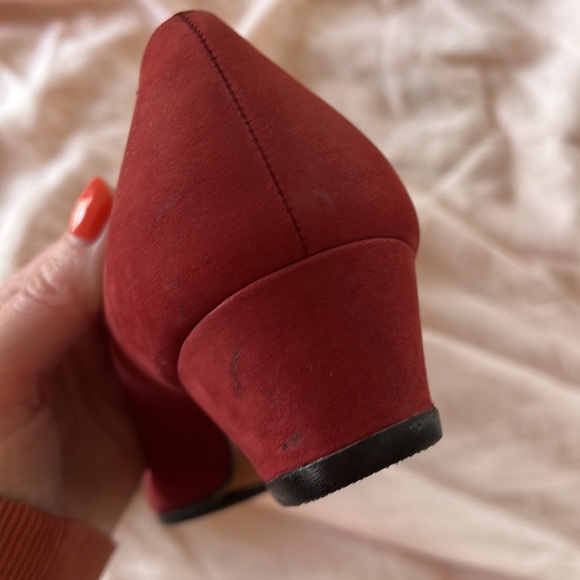 Ferragamo Suede Vera Vintage Red Heels 7.5 B - Picture 6 of 7
